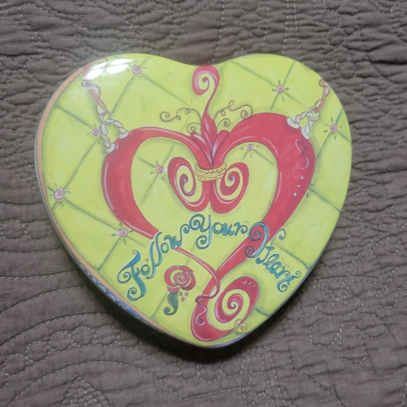Brighton Large Metal Tin Follow Your Heart Trinket Jewelry Gift Box - Picture 3 of 9
